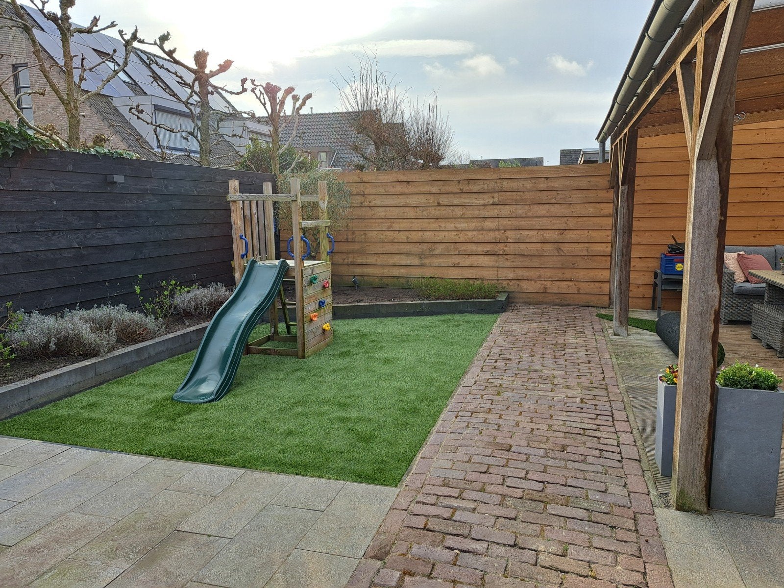 Houten speeltoestel met glijbaan en klimwand, Ophalen, Gebruikt, Glijbaan