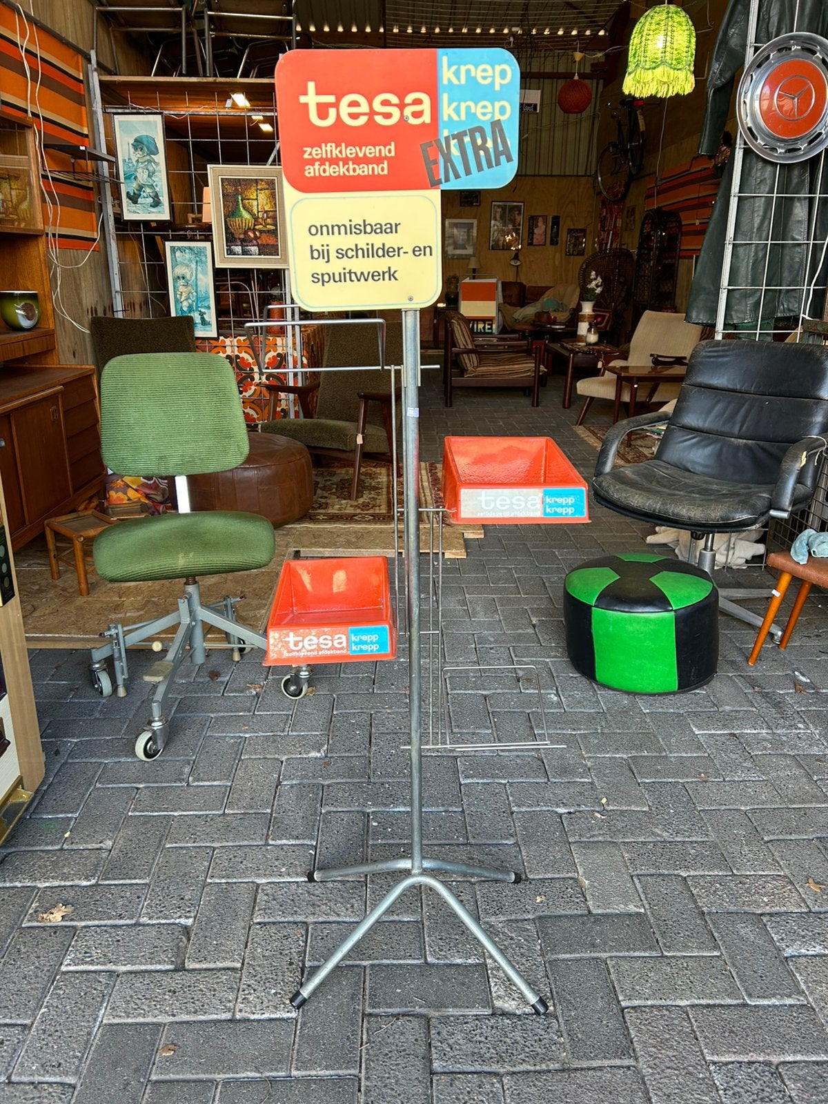 Gave vintage/ industriële Tesa display, Verzamelen, Merken en Reclamevoorwerpen, Ophalen, Reclamebord, ?, Zo goed als nieuw