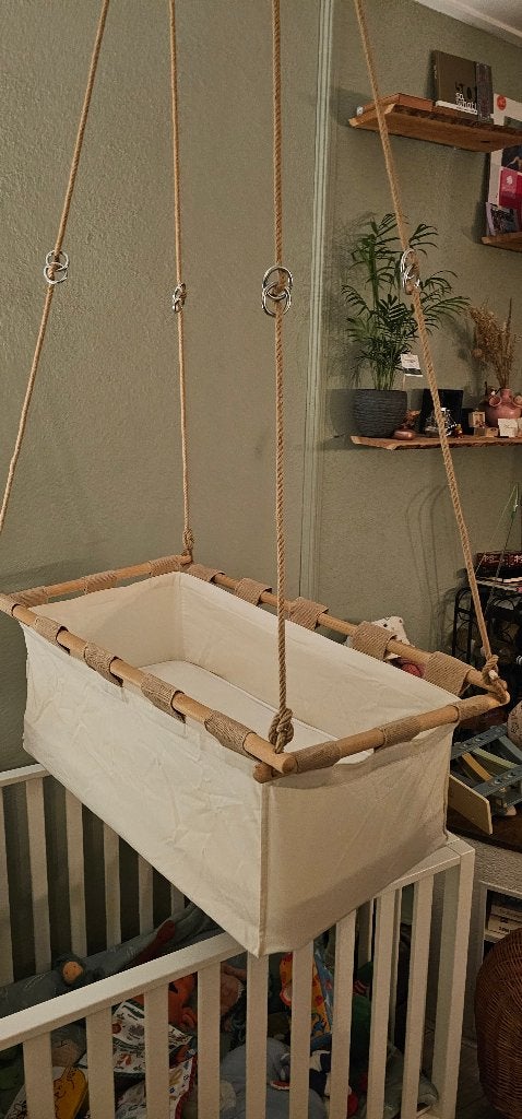Hangwieg NIEUW! Merk: Kindekeklein, Ophalen, Nieuw, Ledikant