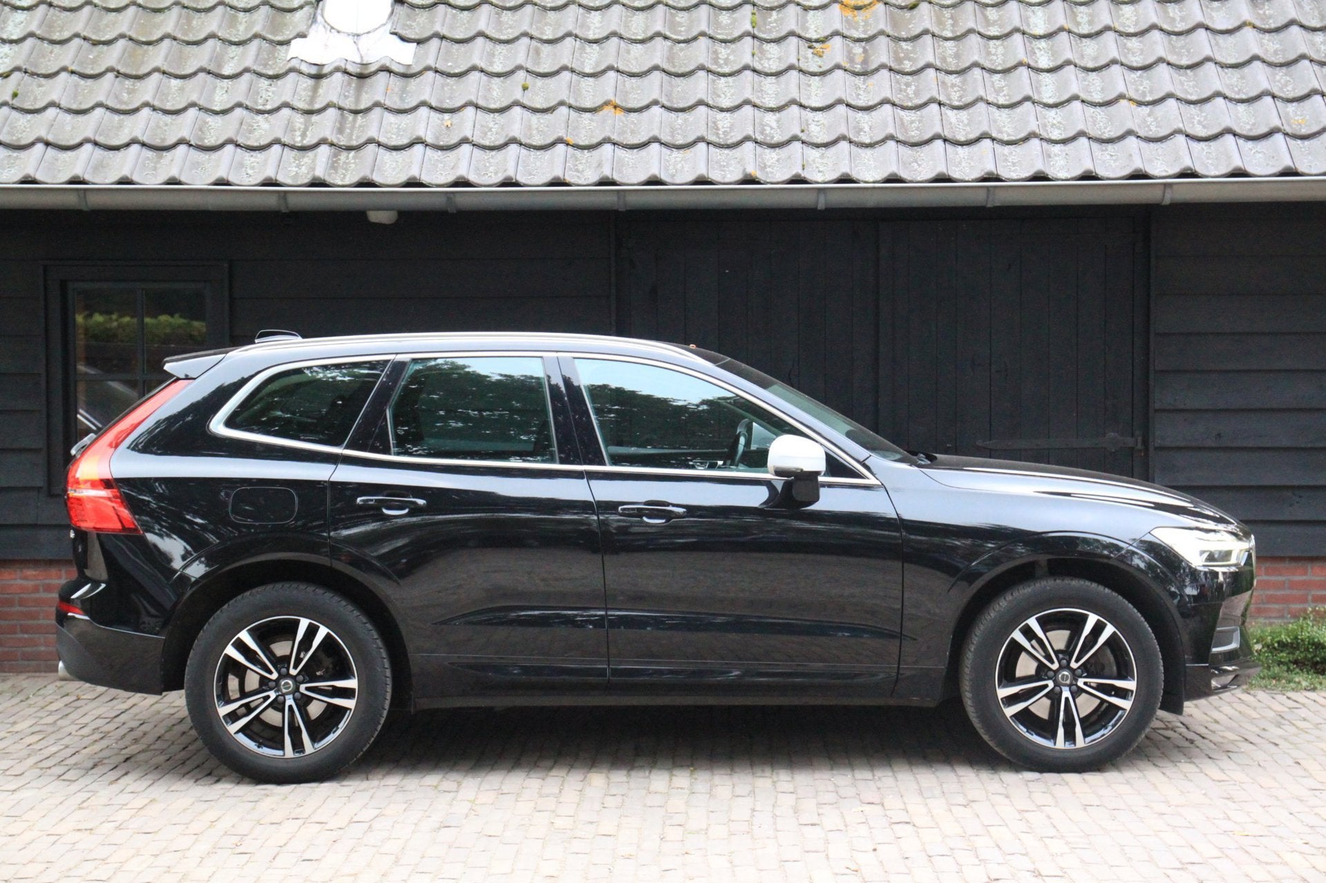 Volvo XC60 2.0 T5 Momentum Leer/Stoelverwarming/Trekhaak uit, Dealer onderhouden, Gebruikt, 4 cilinders, 1969 cc