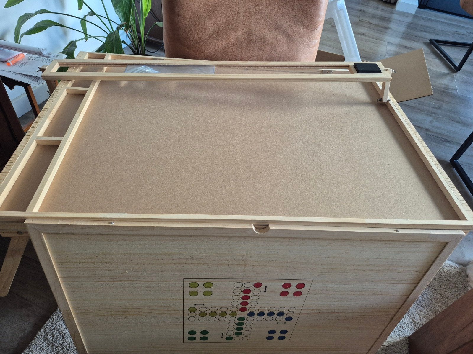 Houten puzzeltafel met bordspellen, Hobby en Vrije tijd, Drie of vier spelers, Ophalen, Zo goed als nieuw