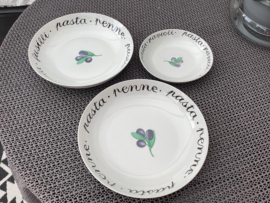 Set van 3 pastaborden met olijfmotief, Antiek en Kunst, Ophalen of Verzenden