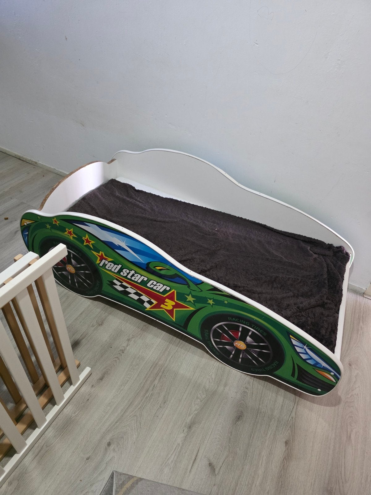 Kinderbed 'Red Star Car' - Groen raceauto design, Lattenbodem, Gebruikt, 70 tot 85 cm, 140 tot 160 cm