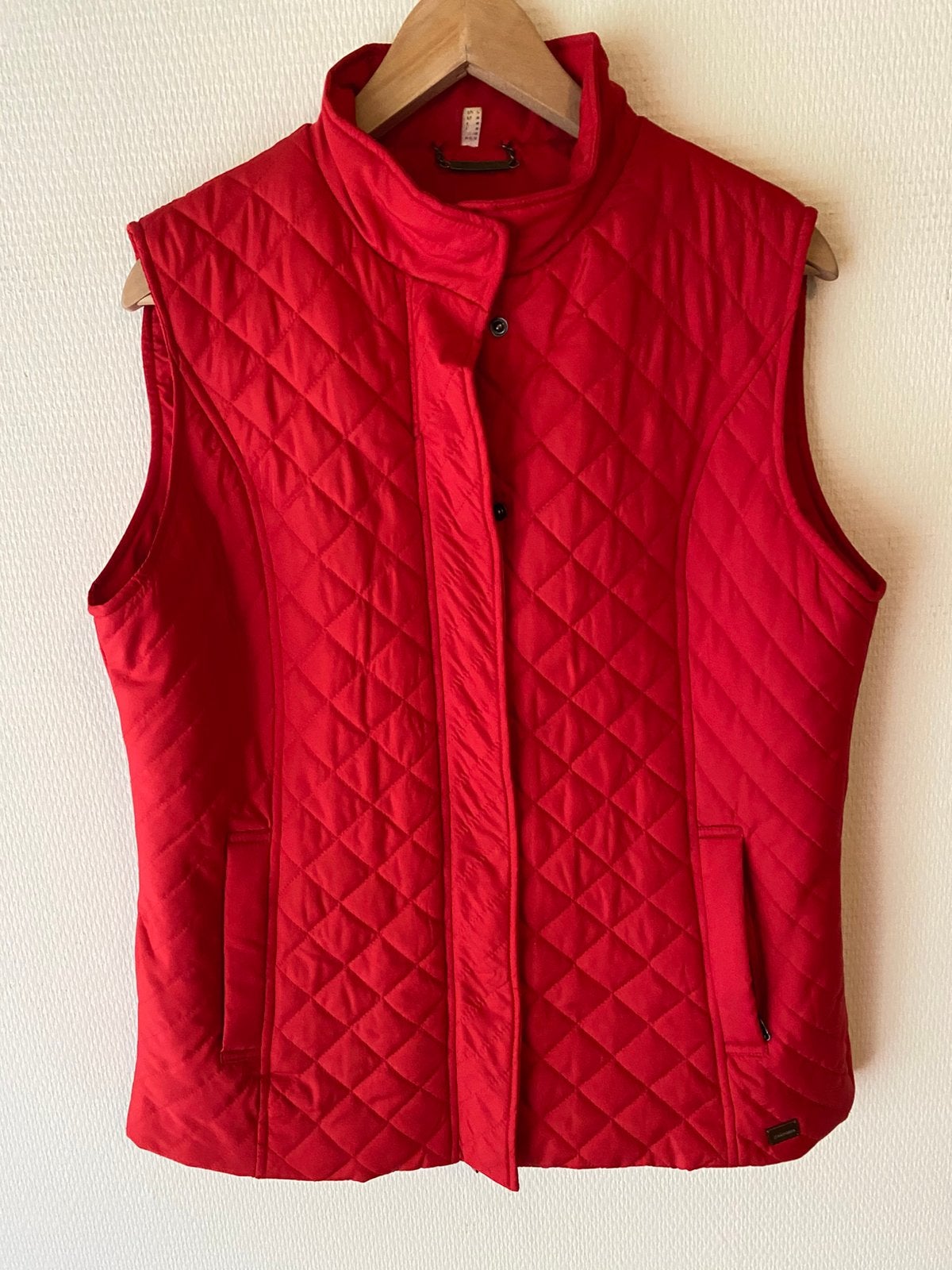 Als nieuw bodywarmer. Steilmann. Maat 42. Rood, Kleding | Dames, Ophalen of Verzenden, Zo goed als nieuw, Maat 42/44 (L), Rood