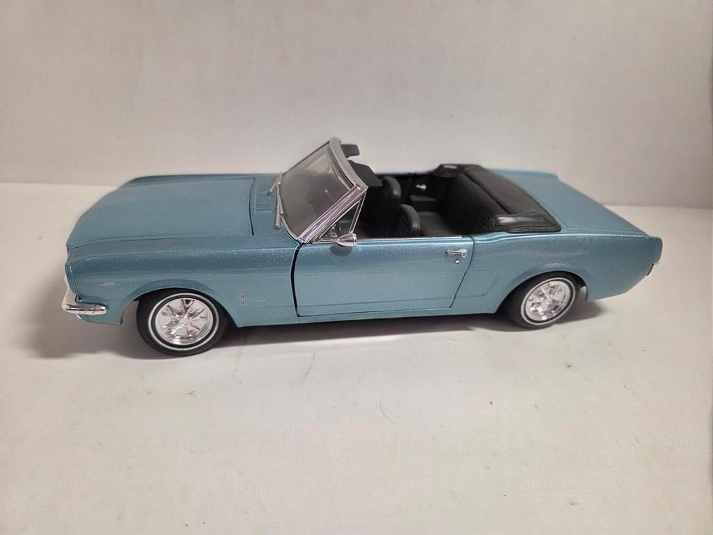 Revell Ford Mustang 1:18, Hobby en Vrije tijd, Modelauto's | 1:18, ., Revell, Ophalen of Verzenden, Zo goed als nieuw