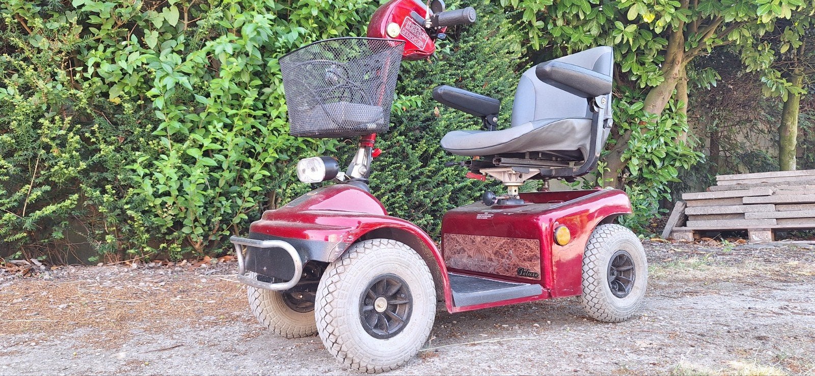 Scootmobiel shoprider 4wiel in goede staat rood, Ophalen