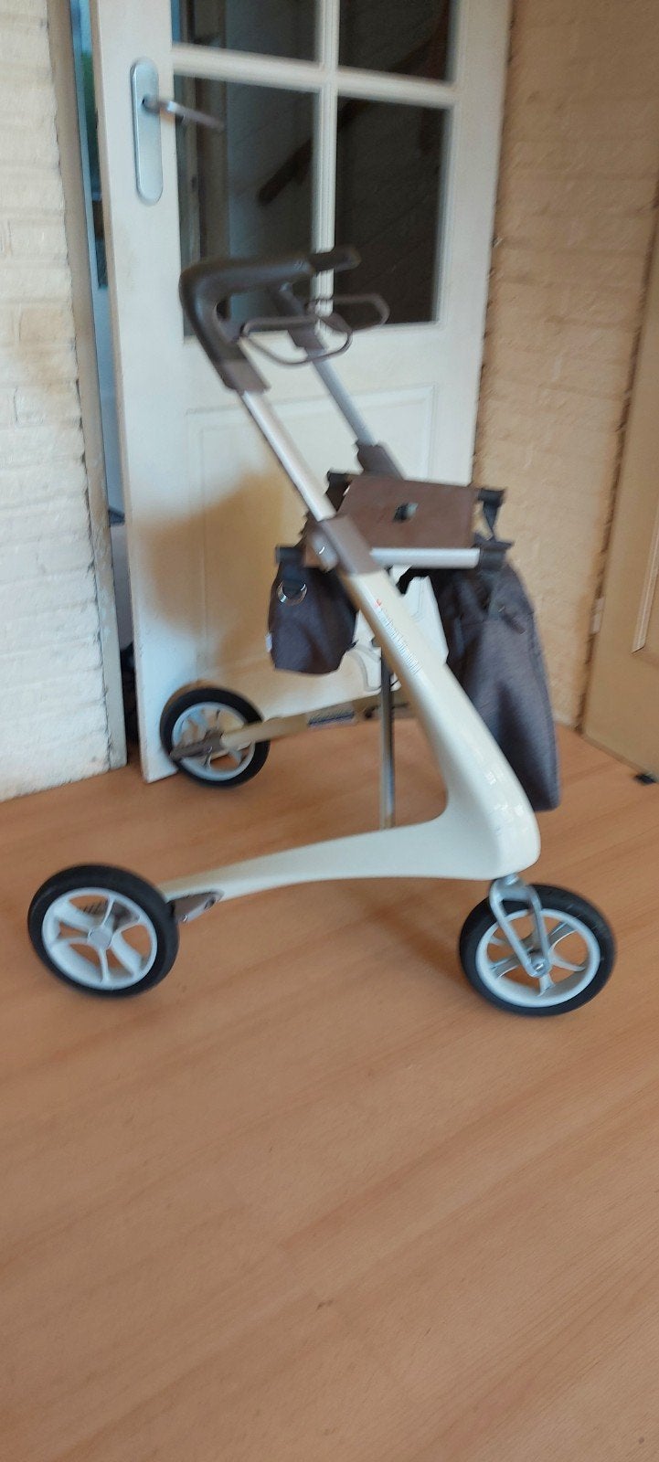 By Acre carbon  ook in zwart rollator  vanaf, Ophalen of Verzenden