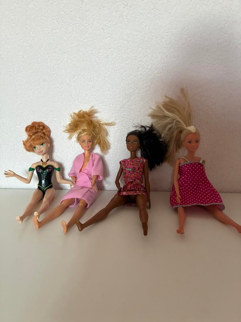 3 Barbie poppen en Anna van Frozen, Ophalen of Verzenden, Gebruikt, Barbie