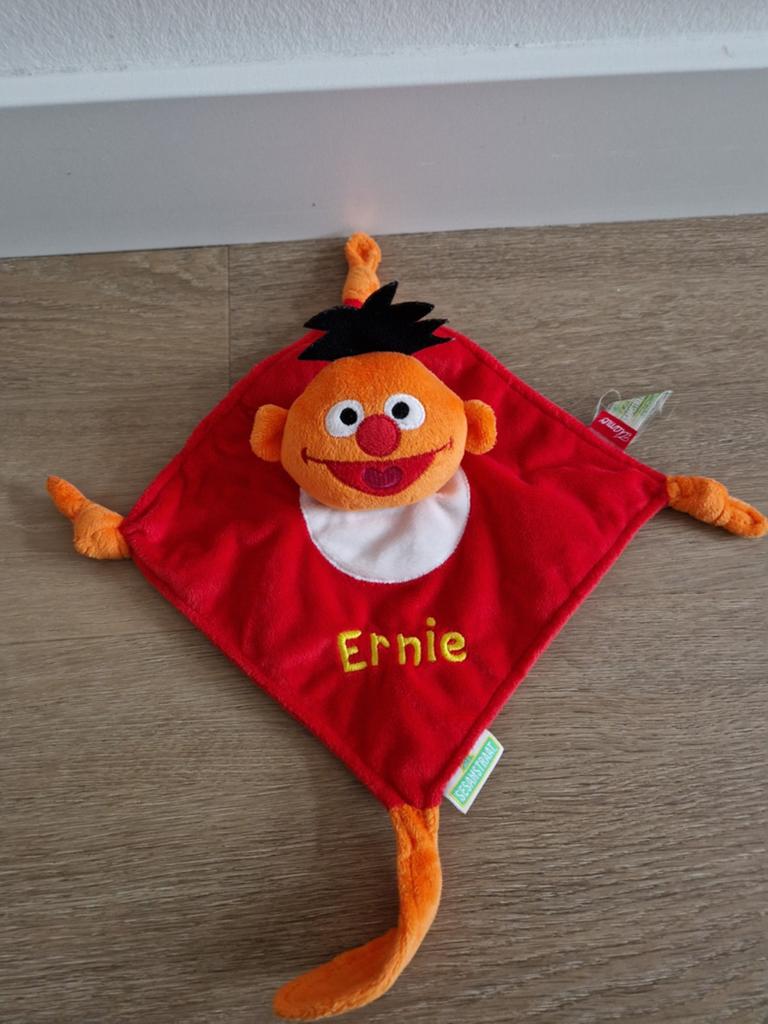 Knuffeldoekje Ernie Sesamstraat Tiamo rood oranje K8326, Kinderen en Baby's, Speelgoed | Babyspeelgoed, Ophalen of Verzenden, Zo goed als nieuw