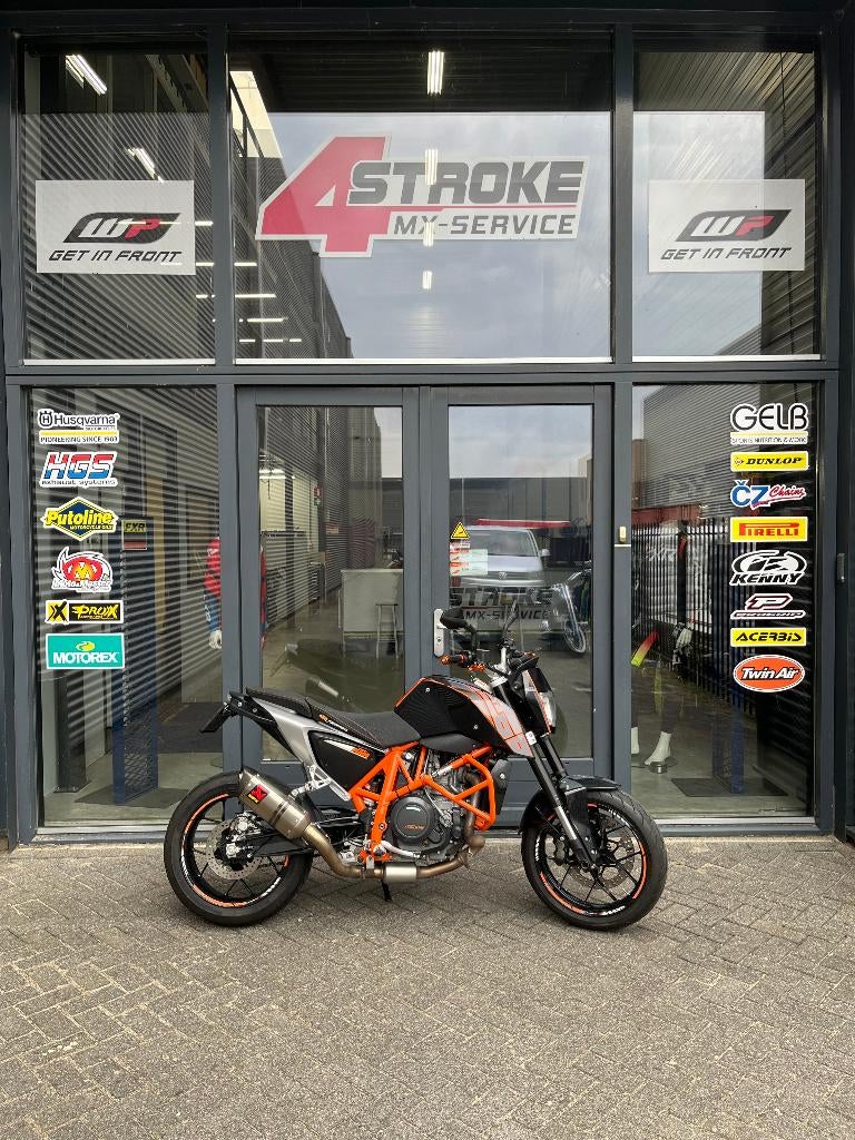KTM Duke 690 ABS / Akrapovic – 2014 super mooie uitvoering, Motoren, Motoren | KTM, Bedrijf, KTM AG, Handgeschakeld, Info@ktm.com