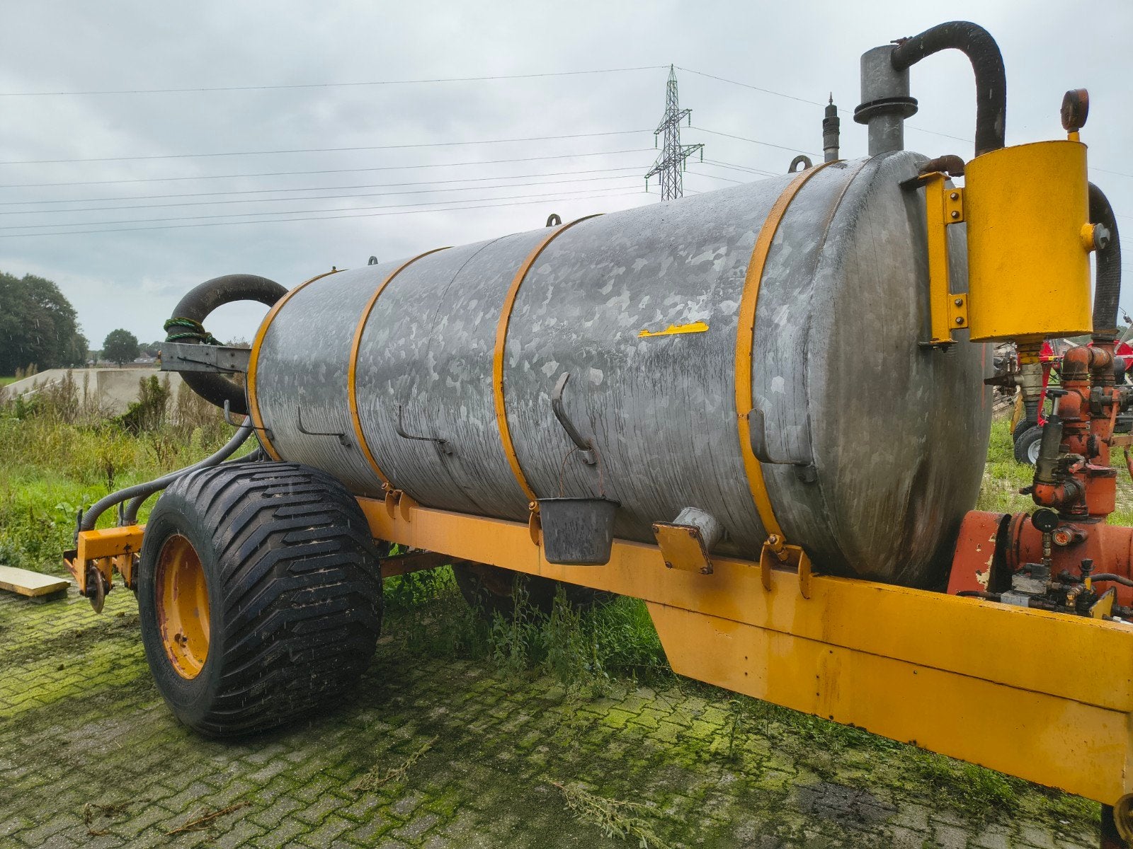 Veenhuis 6800L giertank met 3m bemester en bouwlandcultivato, Zakelijke goederen, Ophalen of Verzenden, Gewasbescherming en Bemesting