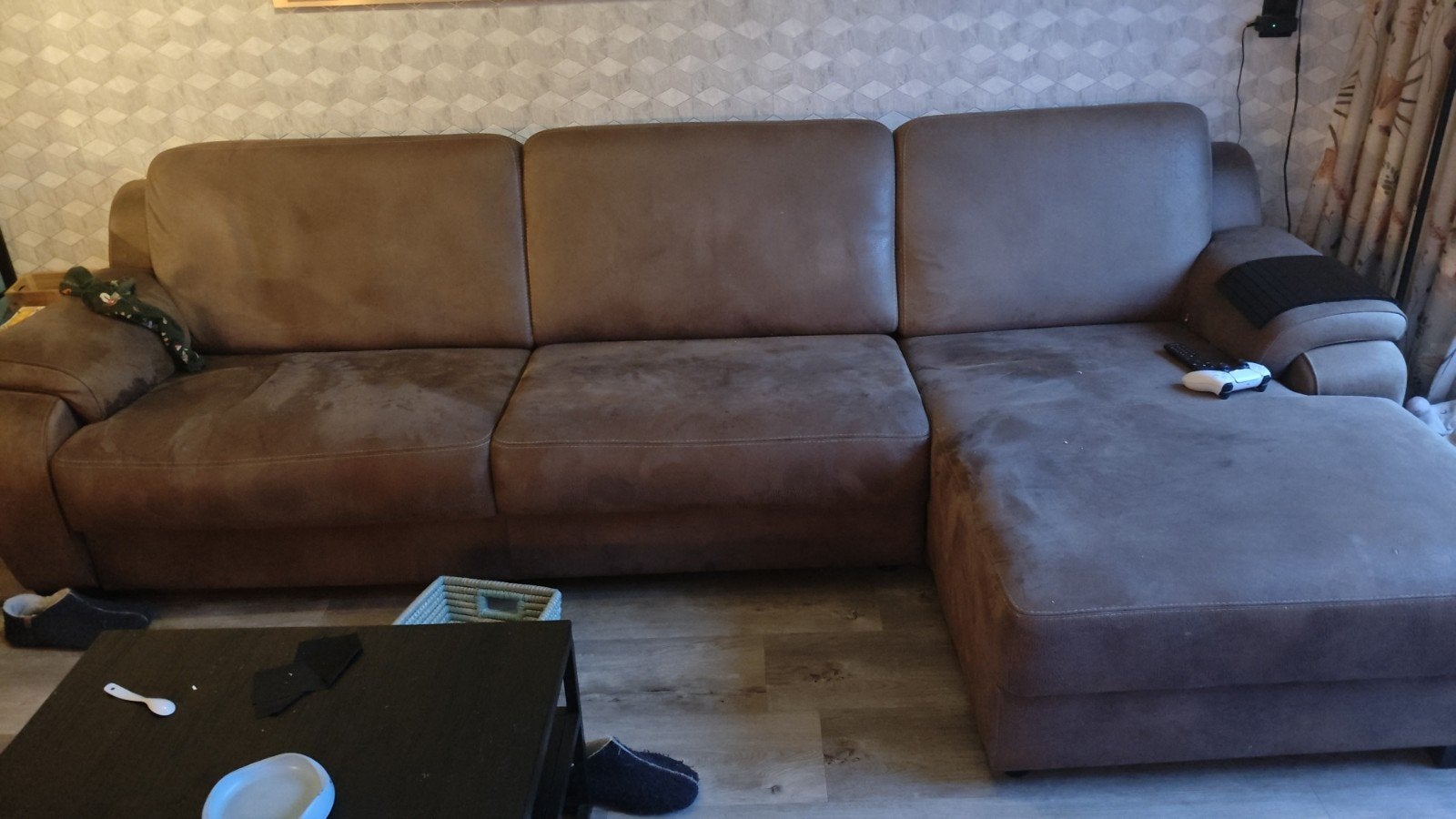 Comfortabele bruine hoekbank met chaise longue, Huis en Inrichting, 250 tot 300 cm, Gebruikt, 125 tot 150 cm, Ophalen of Verzenden