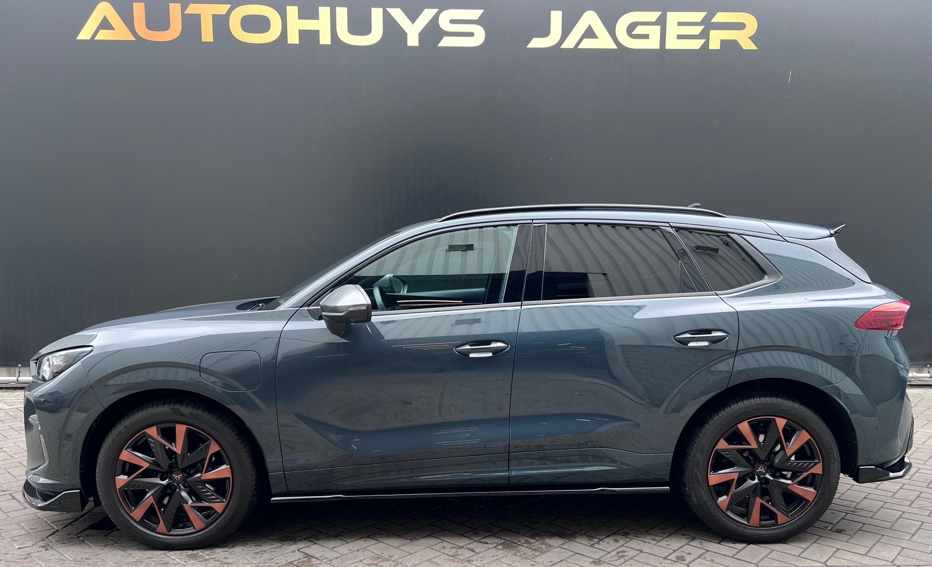 Cupra Terramar CUPRA Terramar 1.5 TSI e-Hybrid VZ Performanc, Auto's, Dealer onderhouden, Stof, 4 cilinders, 2000 kg