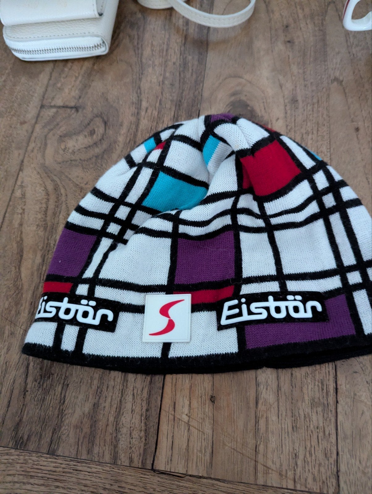 Eisbär Muts - Kleurrijk en Warm, Maat 38/40 (M), Ophalen of Verzenden, Zo goed als nieuw, Eisbär