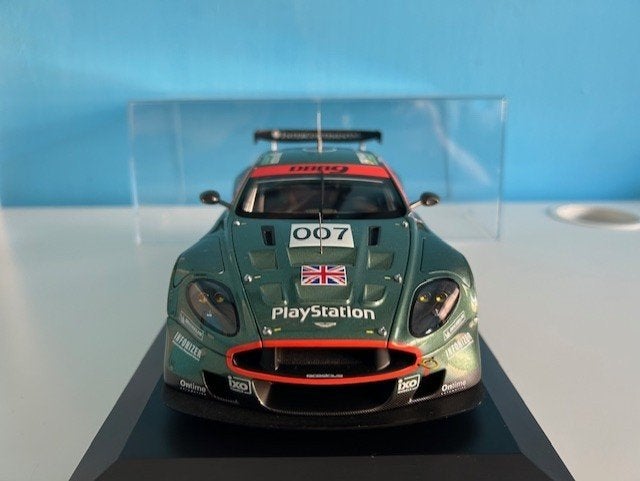 ASTON MARTIN DBR9 LE MANS 2006 #007 1:18 AUTOART, Ophalen of Verzenden, Zo goed als nieuw, Auto, Autoart