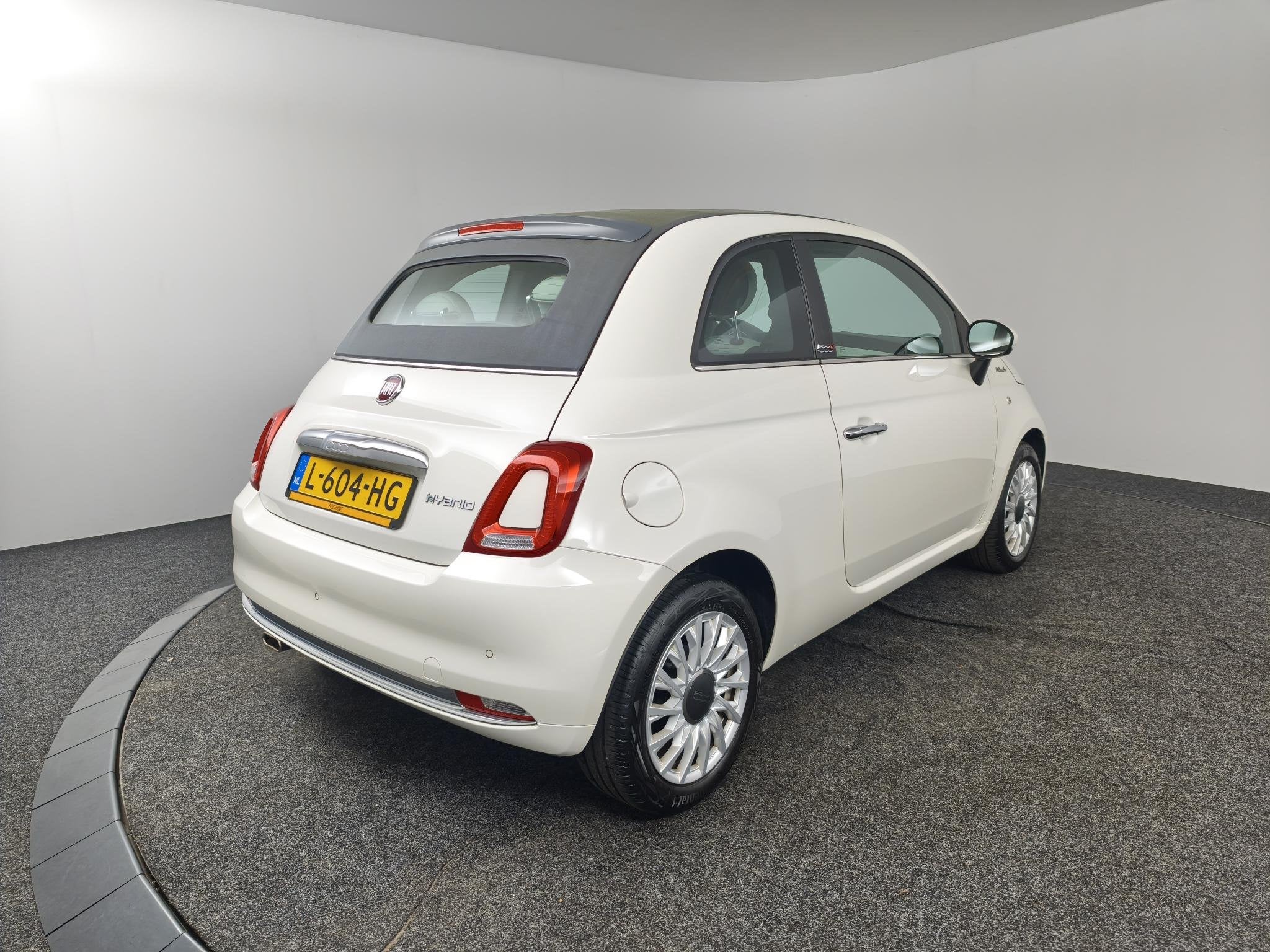 Fiat 500C 1.0 Hybrid Dolcevita | Panoramadak | Navigatie | C, Voorwielaandrijving, Stof, 4 stoelen, Wit