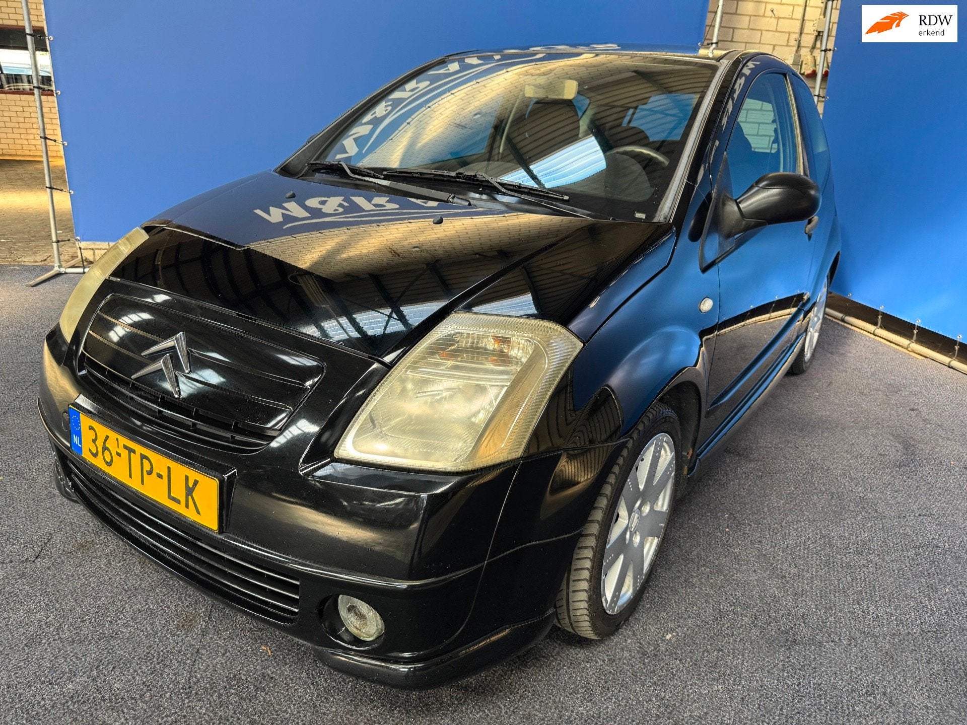 Citroen C2 1.6i-16V VTR Automaat, Auto's, Gebruikt, 4 cilinders, 4 stoelen, Zwart