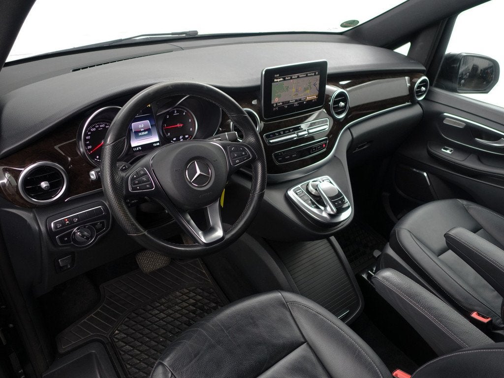 Mercedes-Benz V-Klasse 250d 4-MATIC Lang AMG Edition Aut- 2x, Auto's, Mercedes-Benz, Automaat, Gebruikt, Met garantie (alle), 7 stoelen