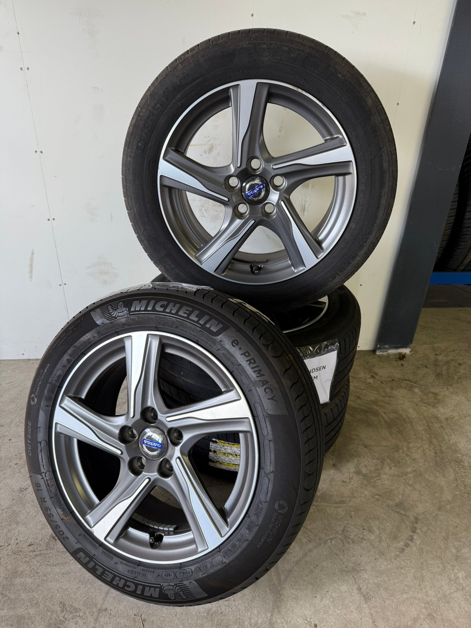 16'' Ixion - V40 - Michelin primacy - 205/55 R16