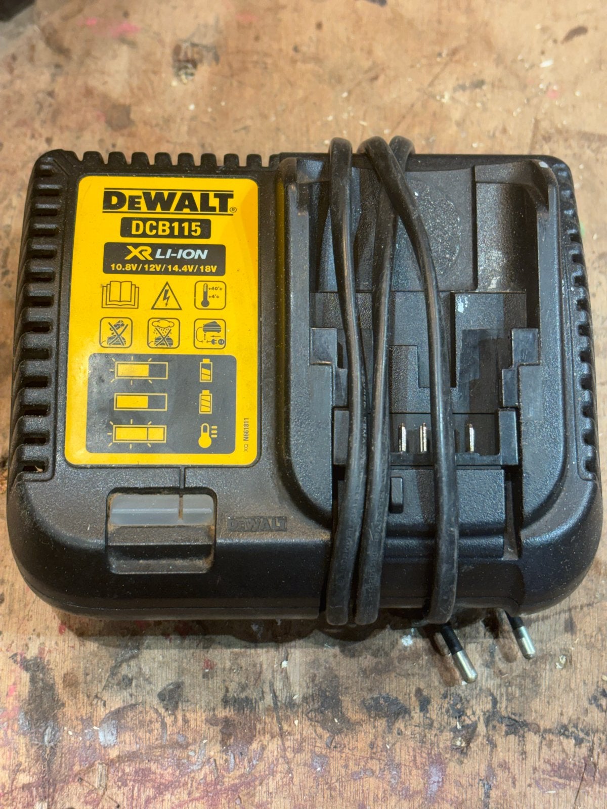 2x DeWalt acculader DCB115 en DCB112 - 10.8V/18V Li-Ion, Ophalen of Verzenden, Gebruikt
