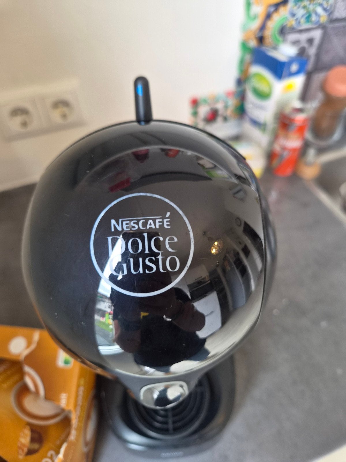 Nescafé Dolce Gusto Koffiezetapparaat - Zwart, Koffiepads en cups, Gebruikt, Koffiemachine, Ophalen of Verzenden