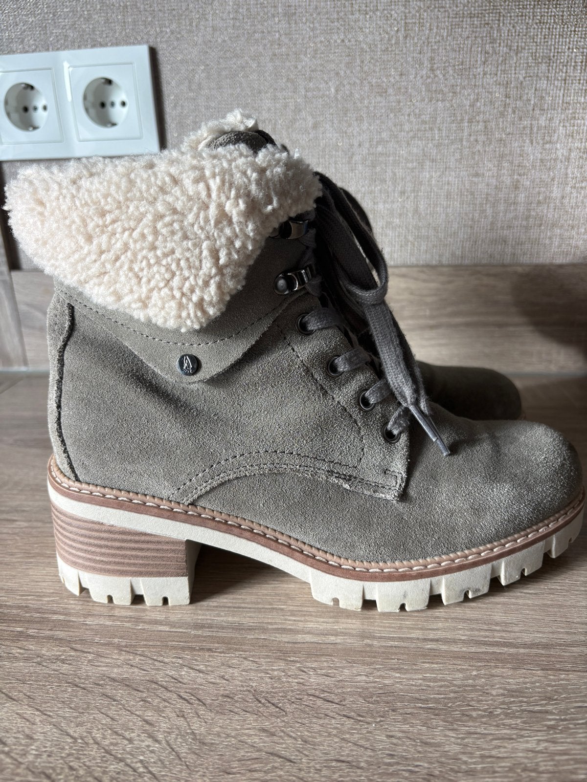 Hush Puppies Enkellaarzen met teddy voering, maat 39, Ophalen, Zo goed als nieuw, Grijs, Lage of Enkellaarzen