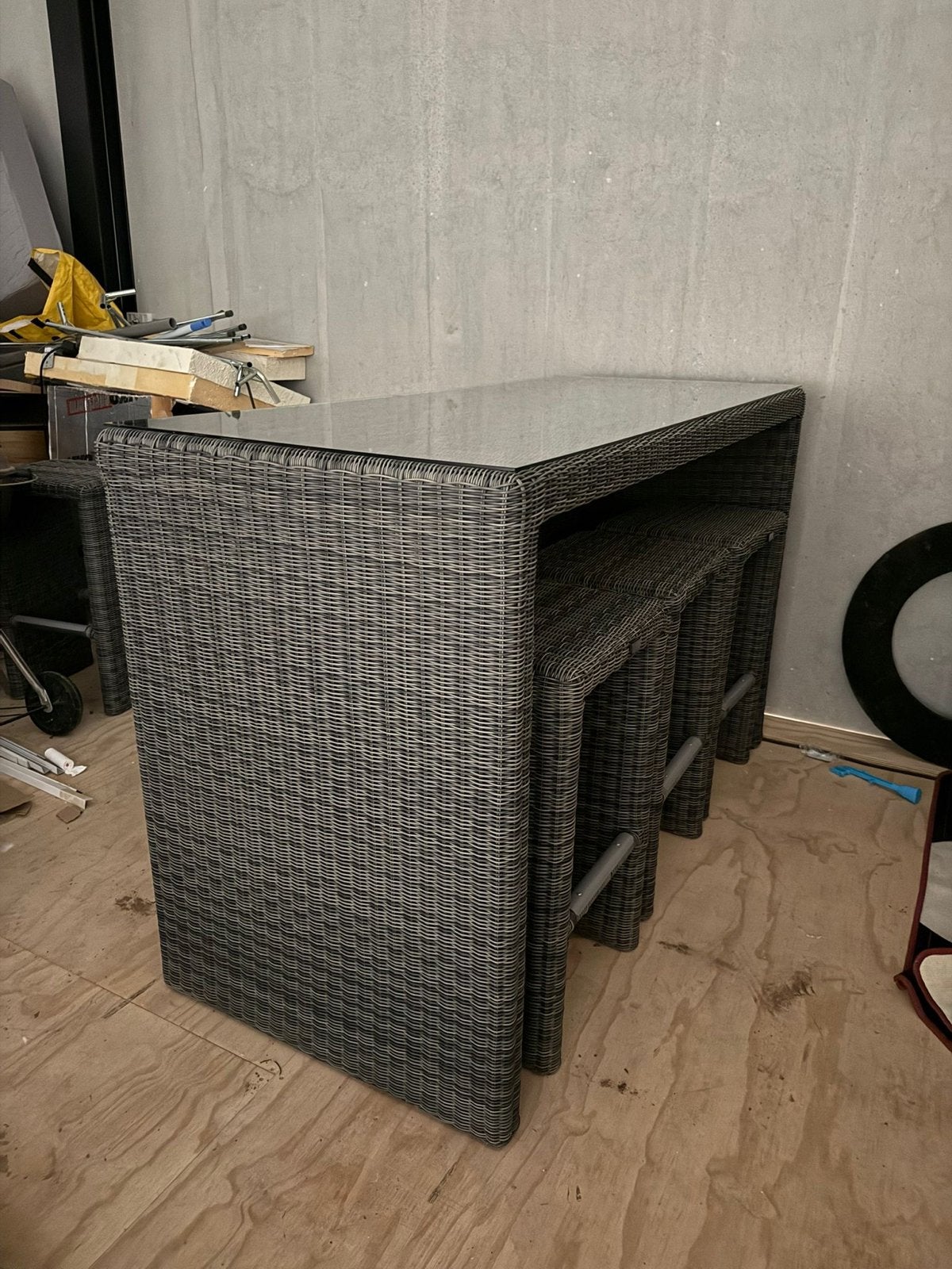 Mooie barset met glasplaat en 6 krukken, Ophalen, Met voetsteun, Zo goed als nieuw, 90 cm of meer
