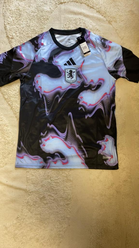 Aston Villa trainingsshirt adidas - Maten M & L beschikbaar, Sport en Fitness, Voetbal, Maat M, Ophalen of Verzenden, Nieuw, Shirt