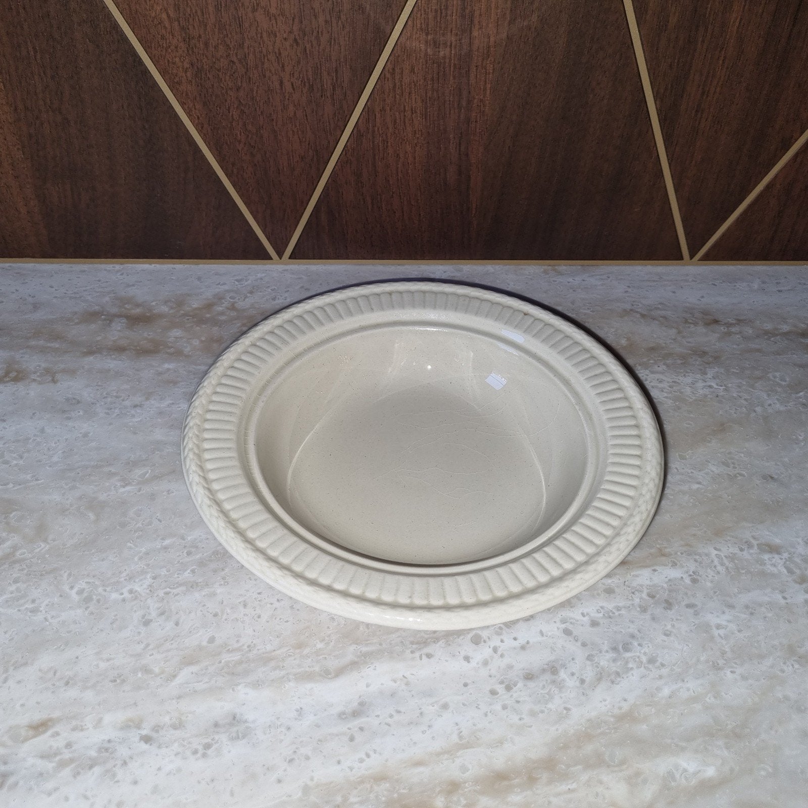 Wedgwood Edme onderbord ronde botervloot, Huis en Inrichting, Keuken | Servies, Aardewerk, Ophalen of Verzenden