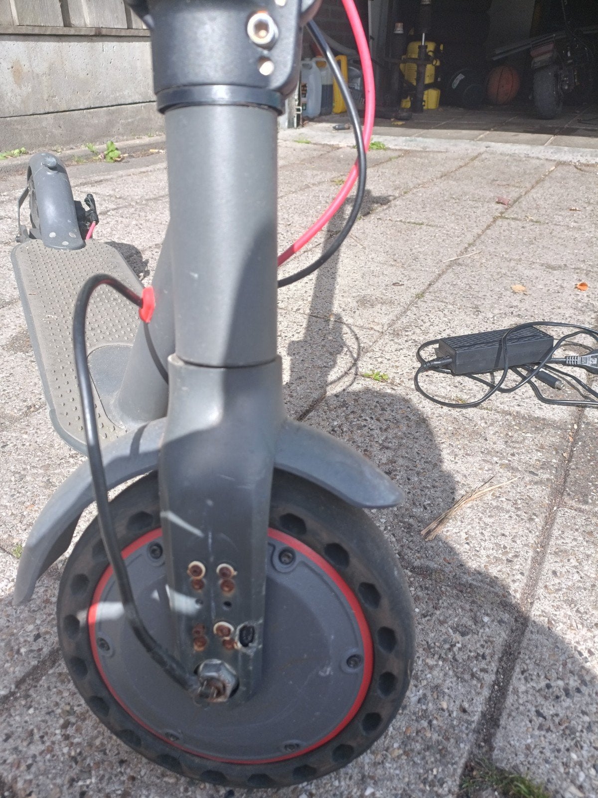 Mooie elektrische step, werkt goed (mist 3 kapjes), Fietsen en Brommers, Steps, Ophalen, Gebruikt, Elektrische step (E-scooter)