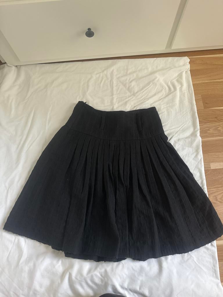 Zwarte geplooide mini-rok van Zara Basic, maat XS, Kleding | Dames, Zwart, Ophalen of Verzenden, Zo goed als nieuw, Maat 34 (XS) of kleiner