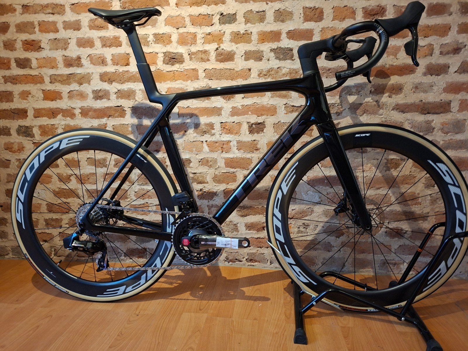 NEW TREK MADONE GEN8 [L/58] FORCED2/SCOPE/POWERMETER, Nieuw, 57 tot 61 cm, Meer dan 20 versnellingen, Ophalen