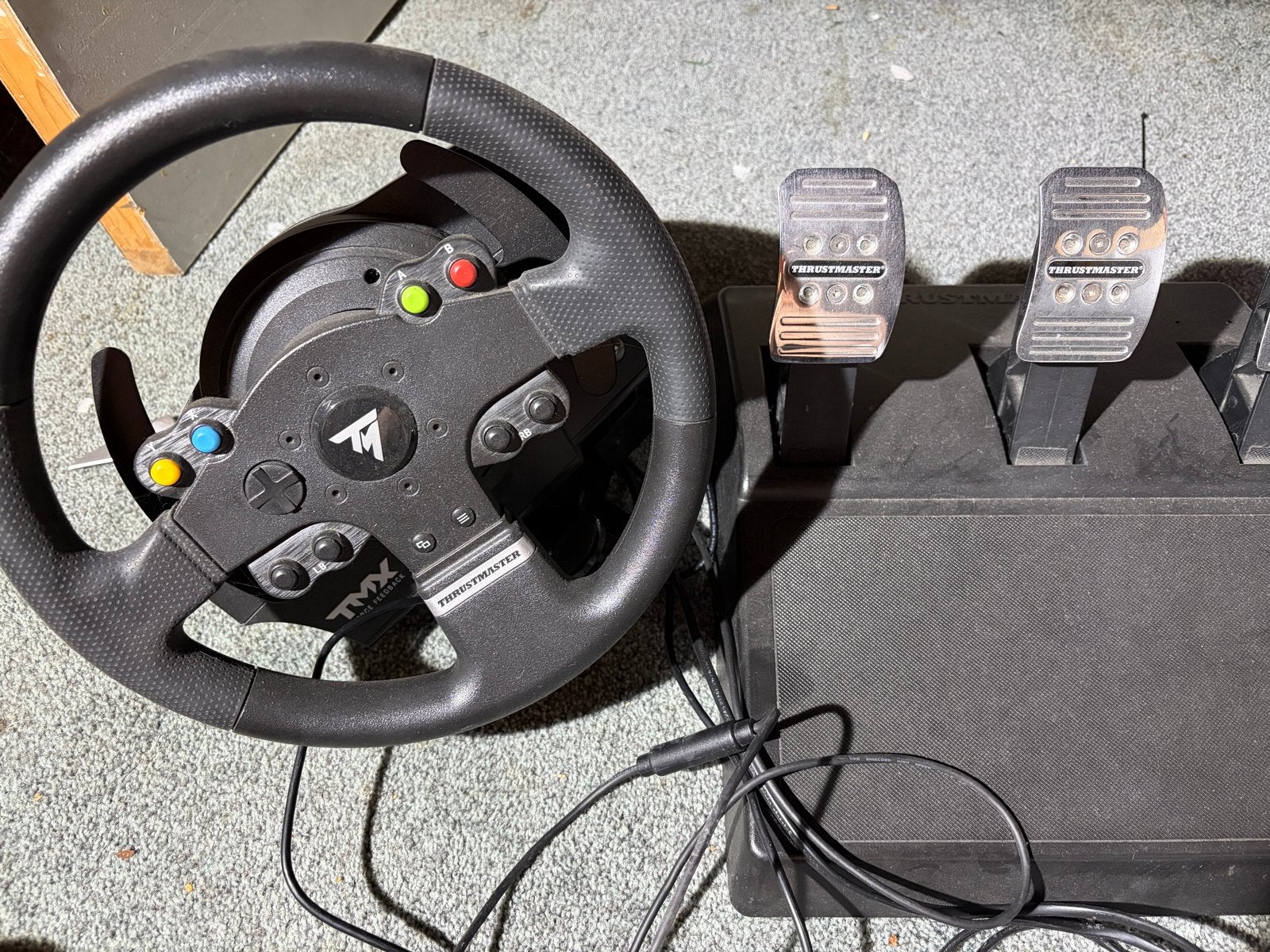 Thrustmaster TMX Force Feedback racestuur met (drie) pedalen, Ophalen of Verzenden, Zo goed als nieuw, Stuurtje of Sportattribuut