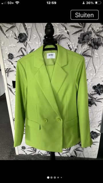 Trendy limegroen damespakje District maat 38, Kleding | Dames, Maat 38/40 (M), Kostuum of Pak, Ophalen of Verzenden, Zo goed als nieuw
