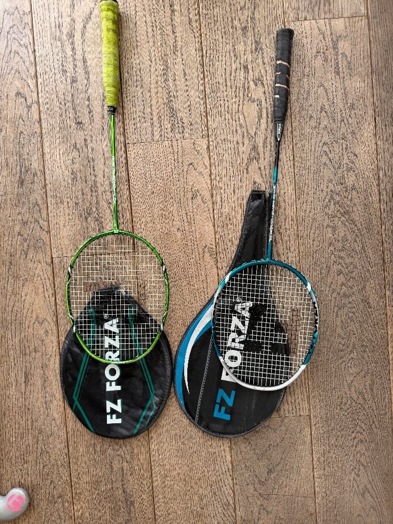 2x FZ Forza badmintonracket – zo goed als nieuw, Sport en Fitness, Ophalen of Verzenden, Zo goed als nieuw, Racket(s)