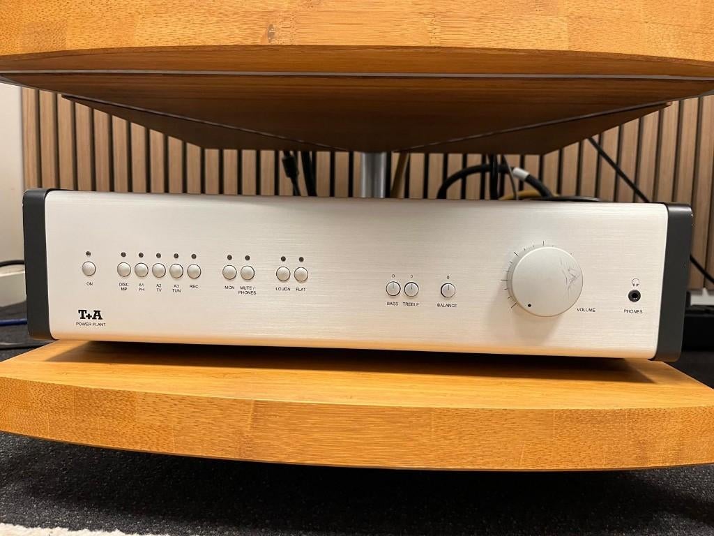 T en A  versterker , music player en powerplant, Audio, Tv en Foto, Versterkers en Receivers, Ophalen of Verzenden, Gebruikt, 120 watt of meer