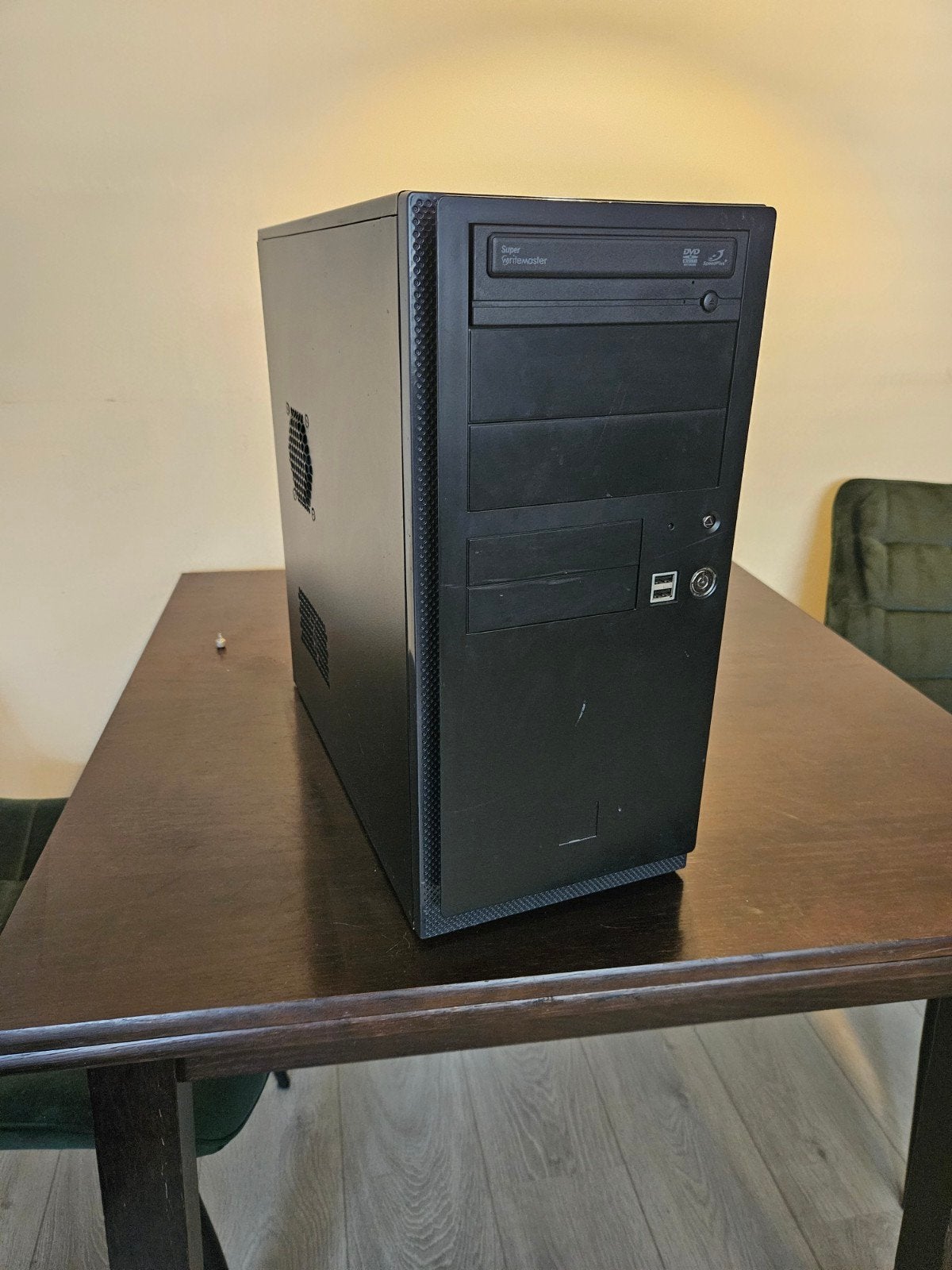 Oude Desktop-pc - Antec NSK4480B, 4GB RAM, SATA/IDE, Computers en Software, Antec (behuizing), Niet werkend, 4 GB, Onbekend