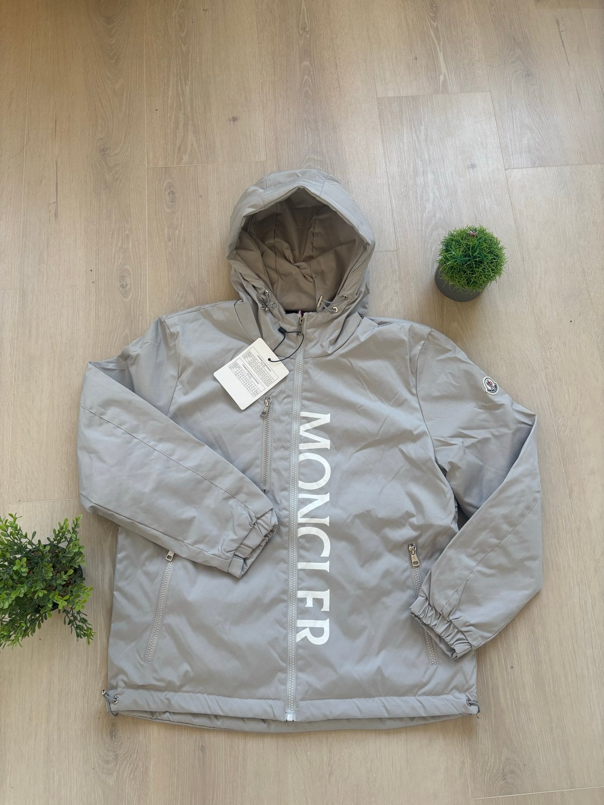Moncler windbreaker, Ophalen of Verzenden, Zo goed als nieuw, Overige maten, Grijs