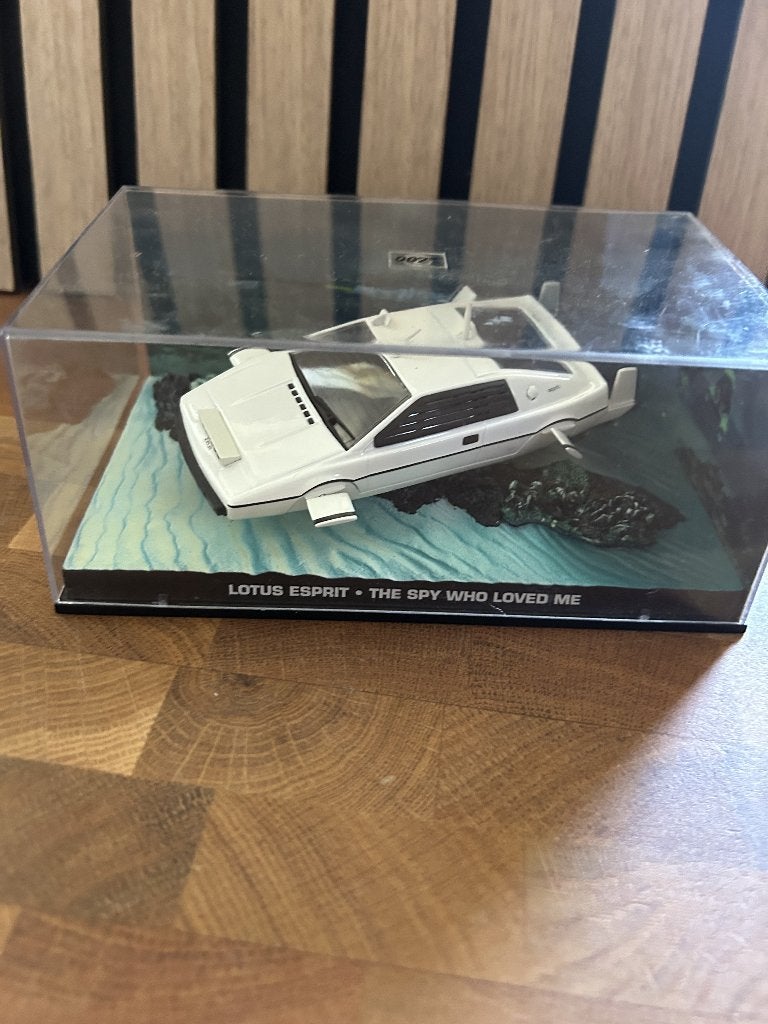 Lotus Esprit the spy who loved me 007, Ophalen of Verzenden, Zo goed als nieuw, Auto, Overige merken