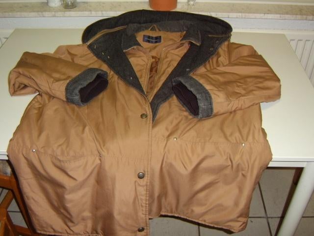 jassen bruine( mt 46) en groene ( mt 44), Overige kleuren, Maat 46/48 (XL) of groter, Ophalen of Verzenden, Zo goed als nieuw