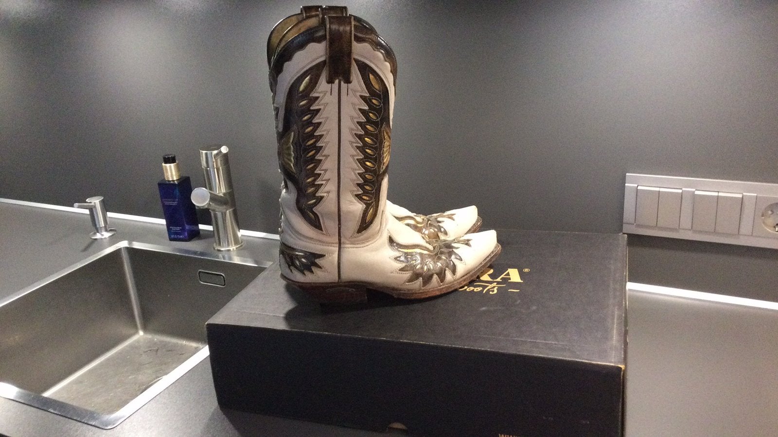 Sendra wit gouden lederen boots maat 36, Ophalen of Verzenden, Zo goed als nieuw, Wit