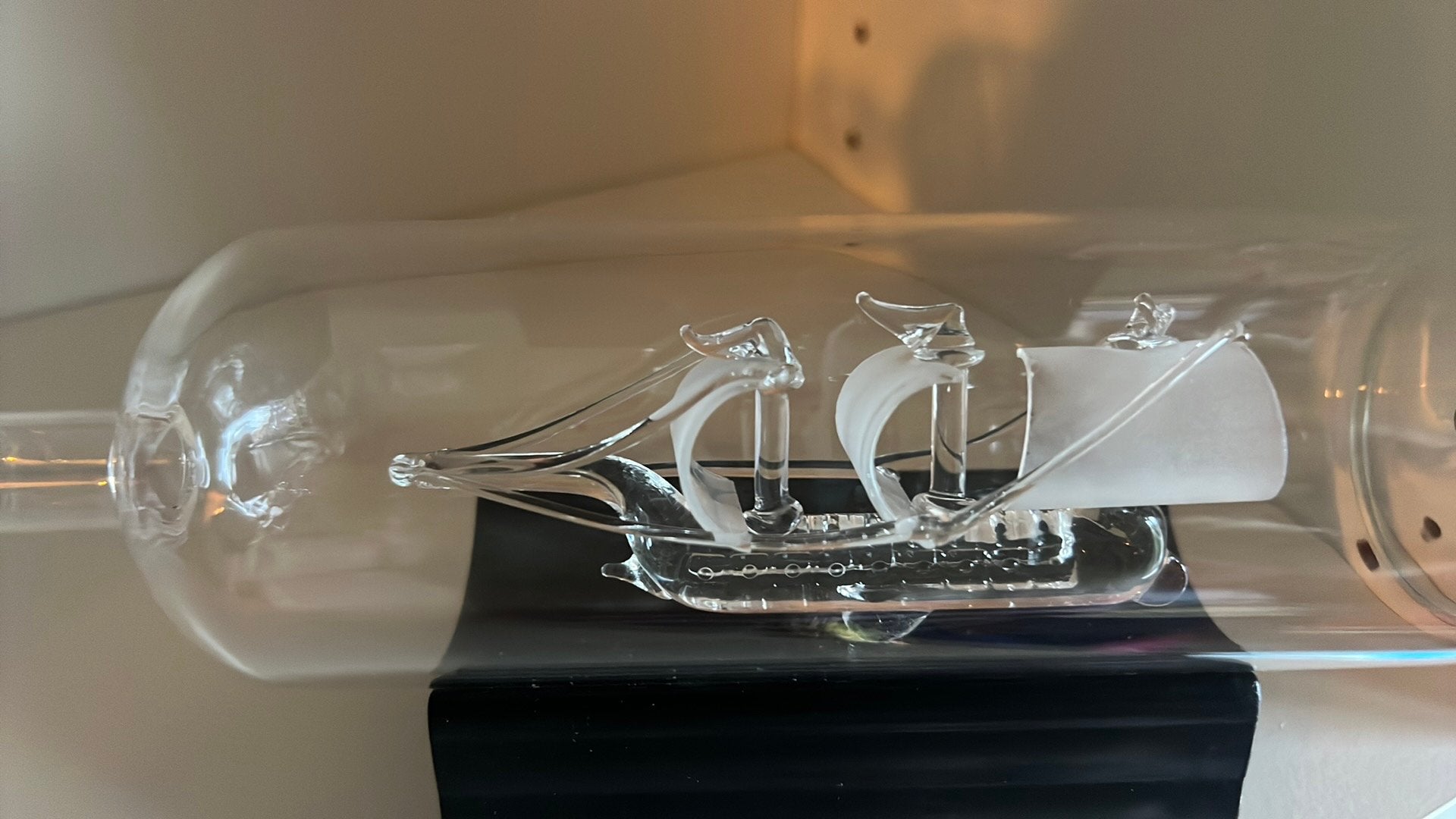 Glazen scheepje in fles - decoratief object, Antiek en Kunst, Ophalen of Verzenden