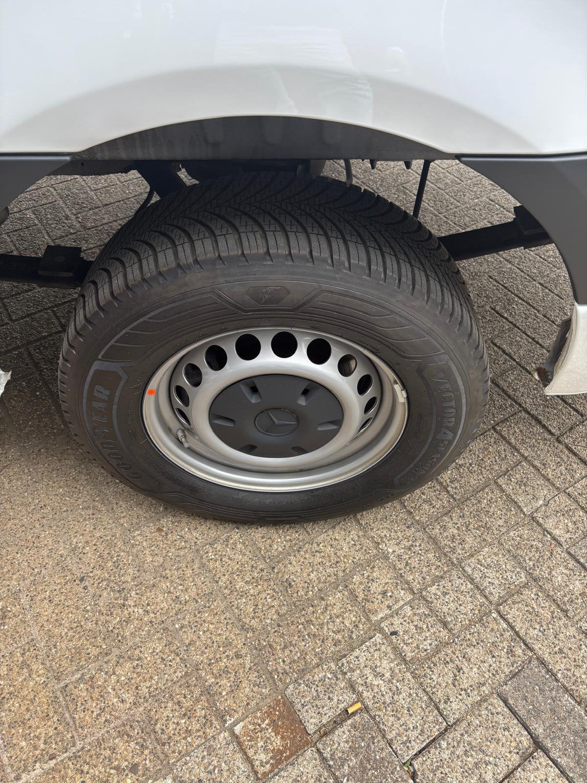 Mercedes Sprinter 4-Seizoenen Wielenset 235/65R16C TPMS, Auto-onderdelen, Banden en Velgen, Ophalen, Bestelwagen, 16 inch, Banden en Velgen