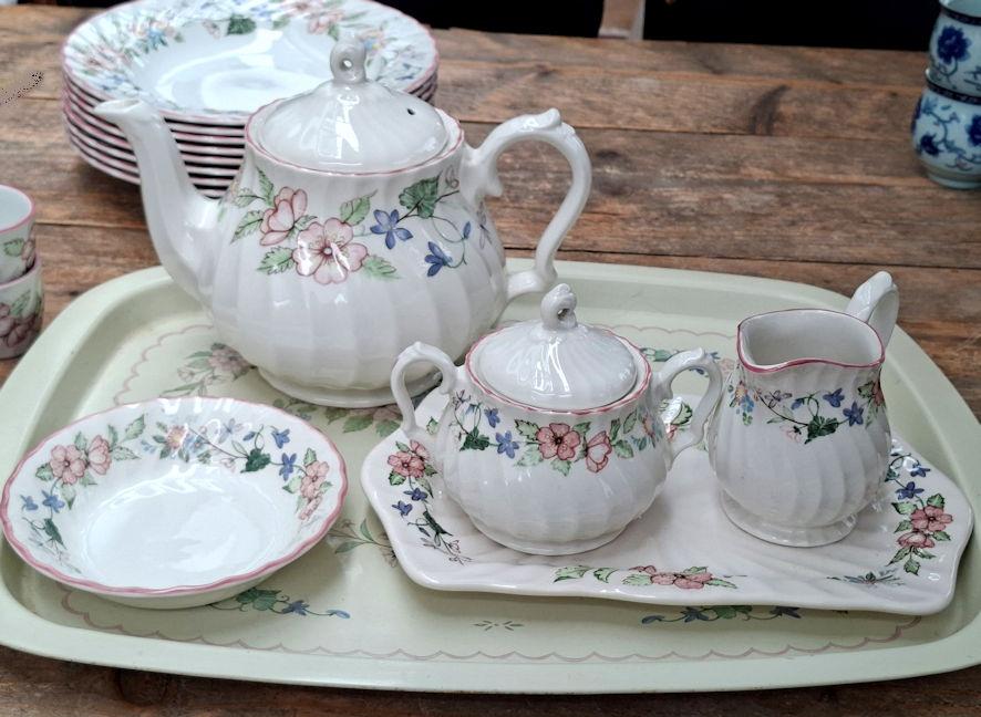 Wood & Sons servies Spring Fields - Theeservies + Dienblad, Huis en Inrichting, Keuken | Servies, Ophalen, Zo goed als nieuw, Overige stijlen