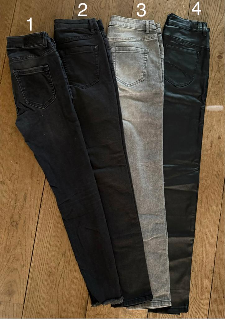 Set van 4 dames jeans, Kleding | Dames, Zwart, Zo goed als nieuw, W28 - W29 (confectie 36), Esmara