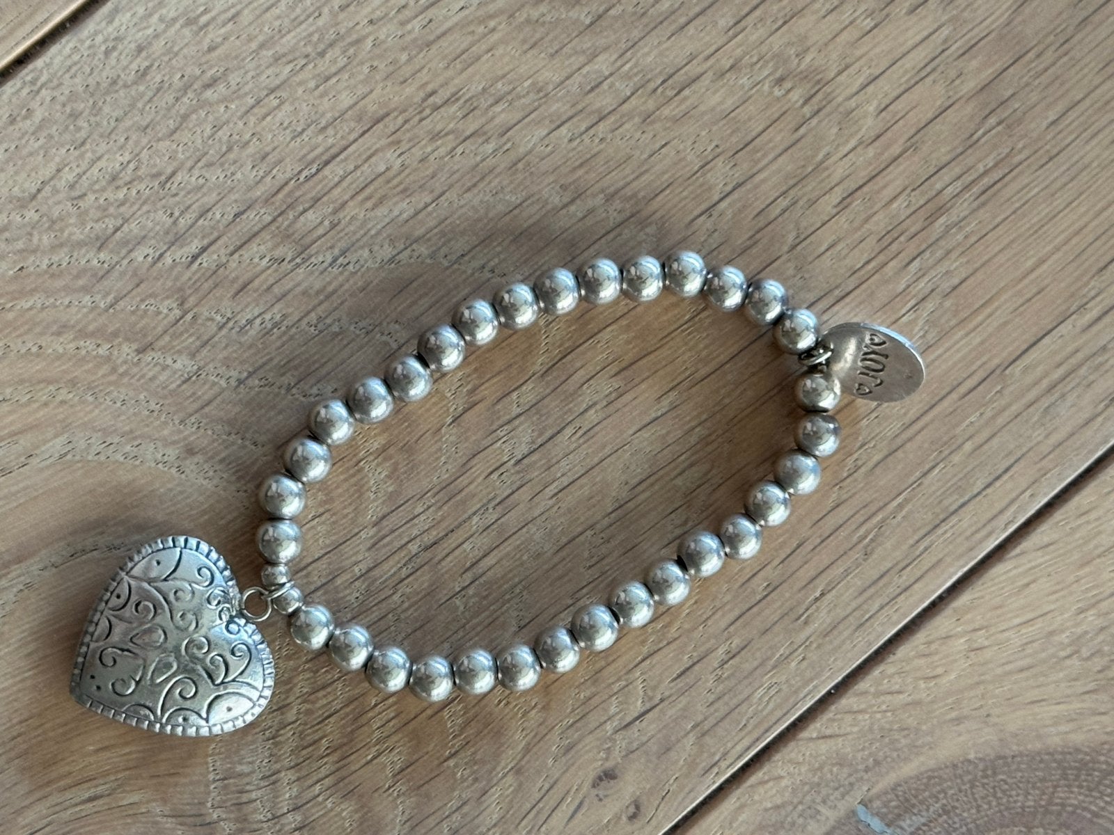 Zilveren kralenarmband met hartjesbedel, Sieraden, Tassen en Uiterlijk, Overige materialen, Ophalen of Verzenden, Zo goed als nieuw