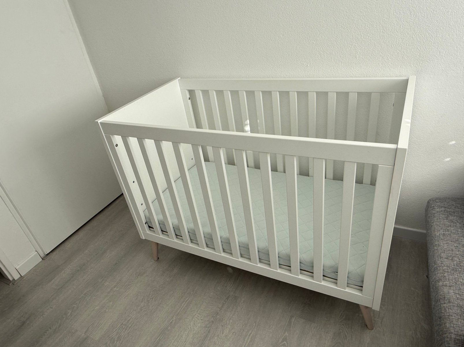 Witte baby ledikant 60x120 cm inclusief matras, Ophalen, Zo goed als nieuw, Ledikant