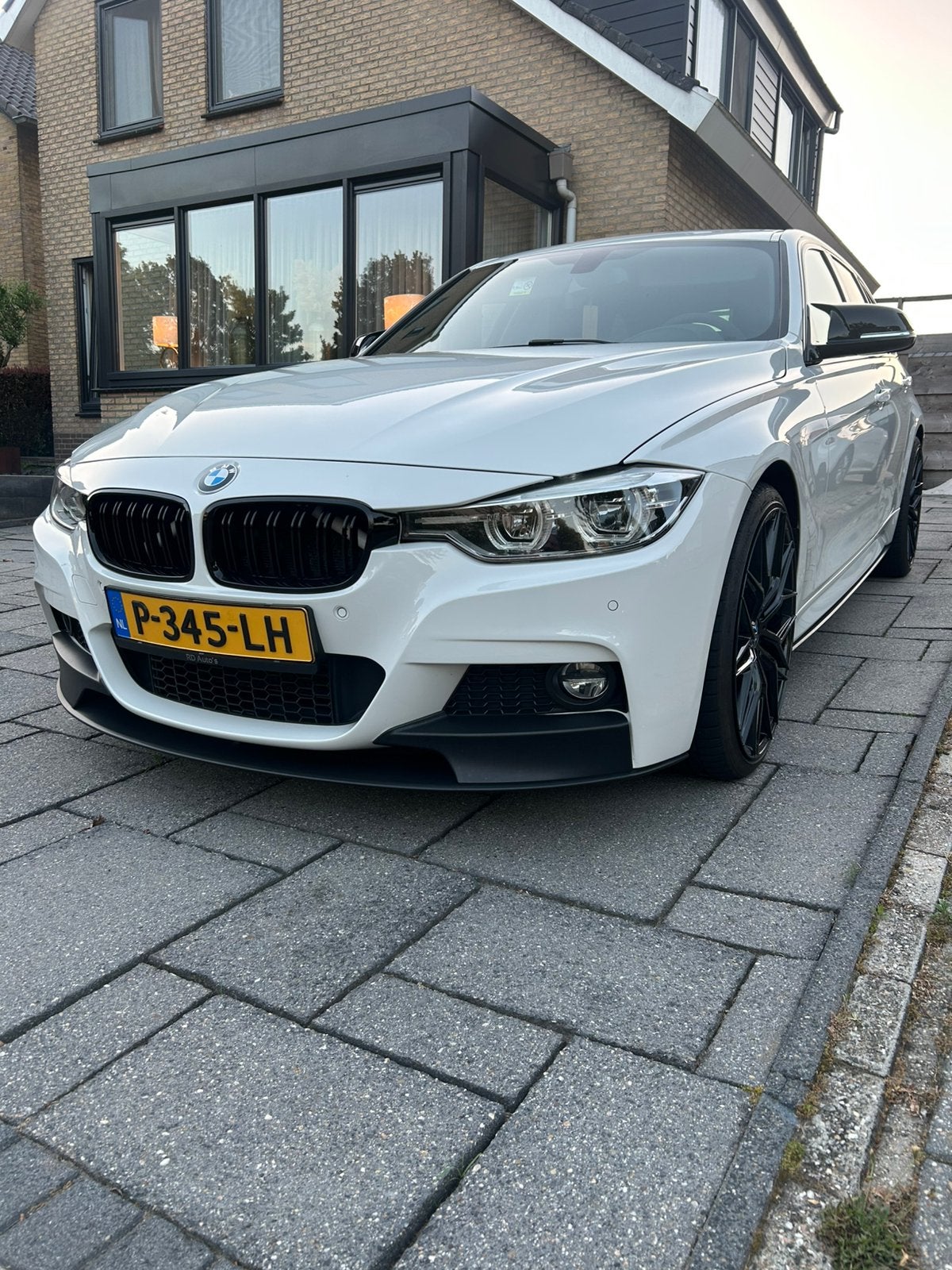 Bmw 330i xdrive m sport maxton 20 inchbreedset customuitlaat, Auto's, Automaat, Euro 5, Zwart, 4 cilinders