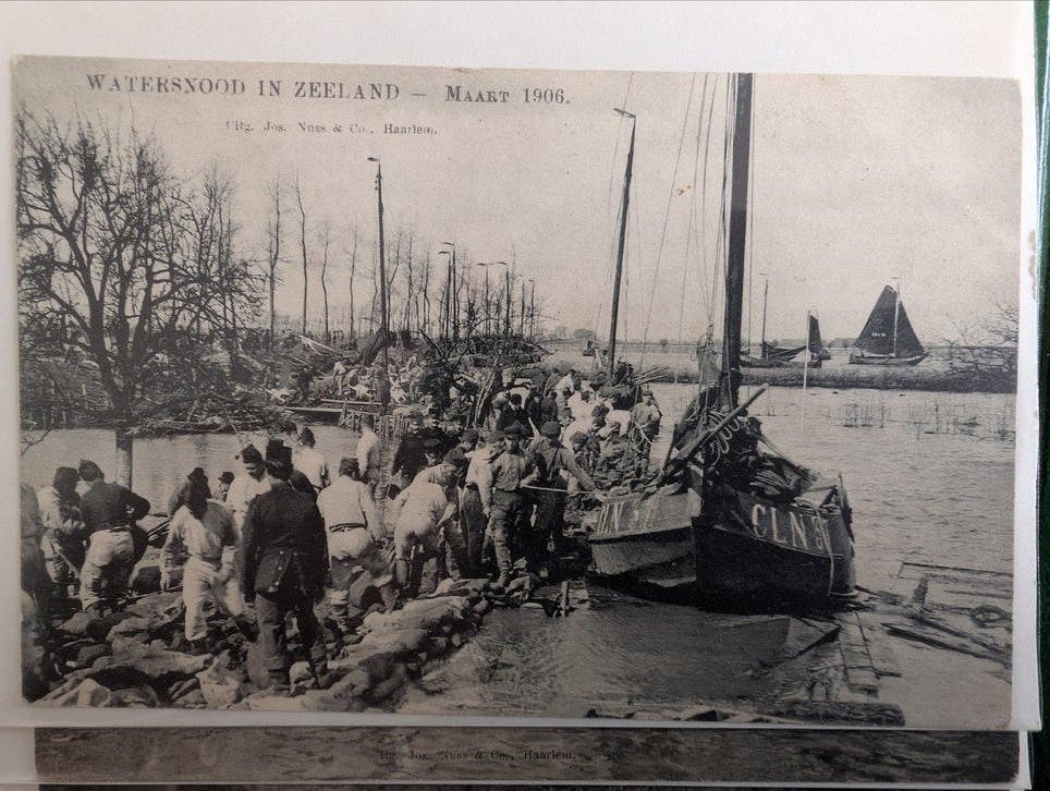 Watersnood Zeeland 1906 - 18 Ansichtkaarten in Album, Ophalen of Verzenden, Voor 1920, Zeeland