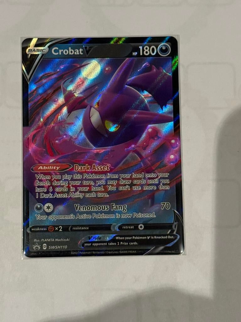 Pokémon Crobat V kaart, Ophalen of Verzenden, Zo goed als nieuw, Losse kaart, Foil